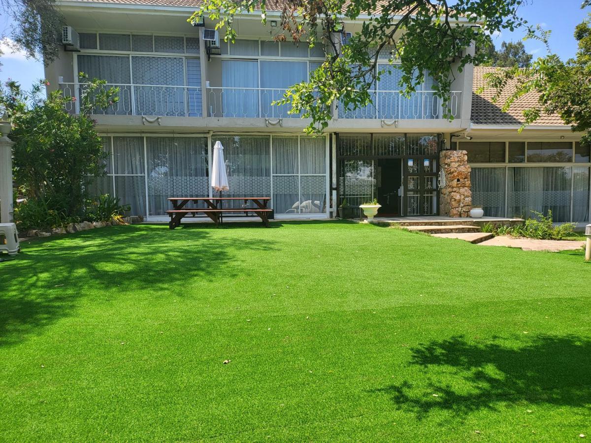Sandstone Kroonstad Eksteriør bilde